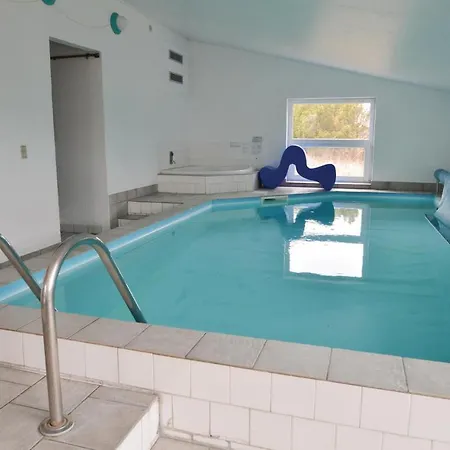 Tatil Evi Lovely In With Indoor Swimming Pool